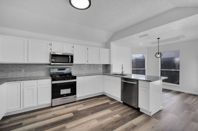 408 Wolfe Street, Cedar Hill, TX 75104