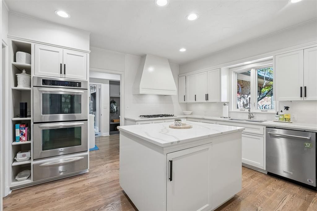 Image 18 of property listing at 6217 Claridge Court, Oklahoma City, OK 73118