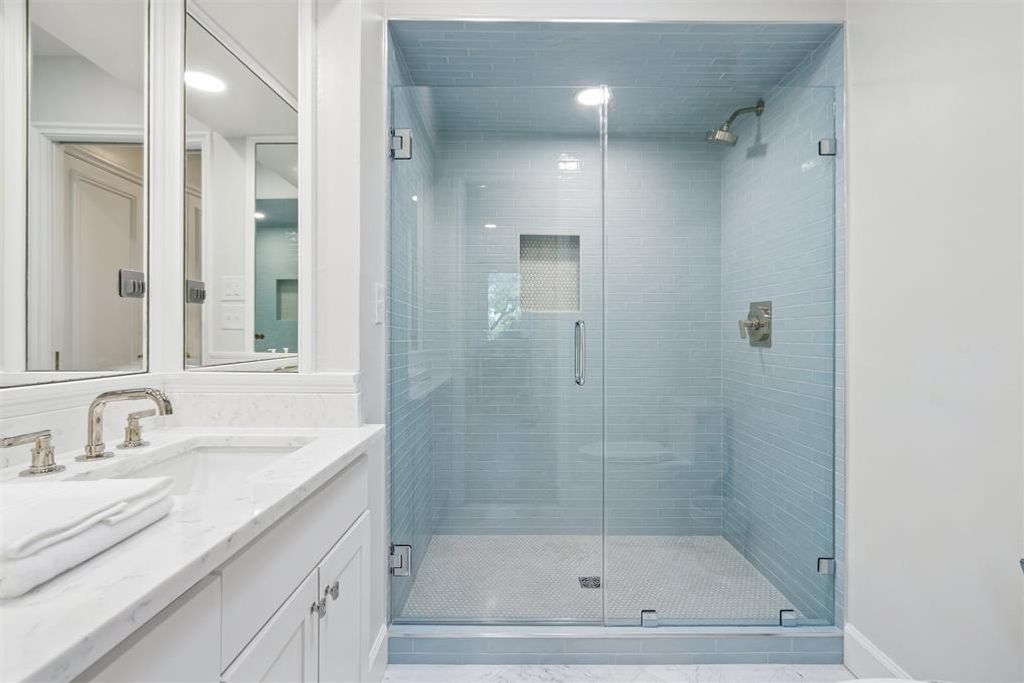 Image 32 of property listing at 6217 Claridge Court, Oklahoma City, OK 73118