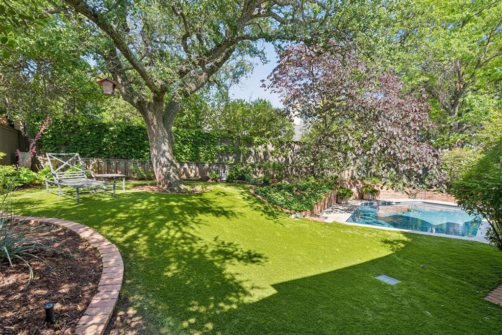Image 36 of property listing at 6217 Claridge Court, Oklahoma City, OK 73118