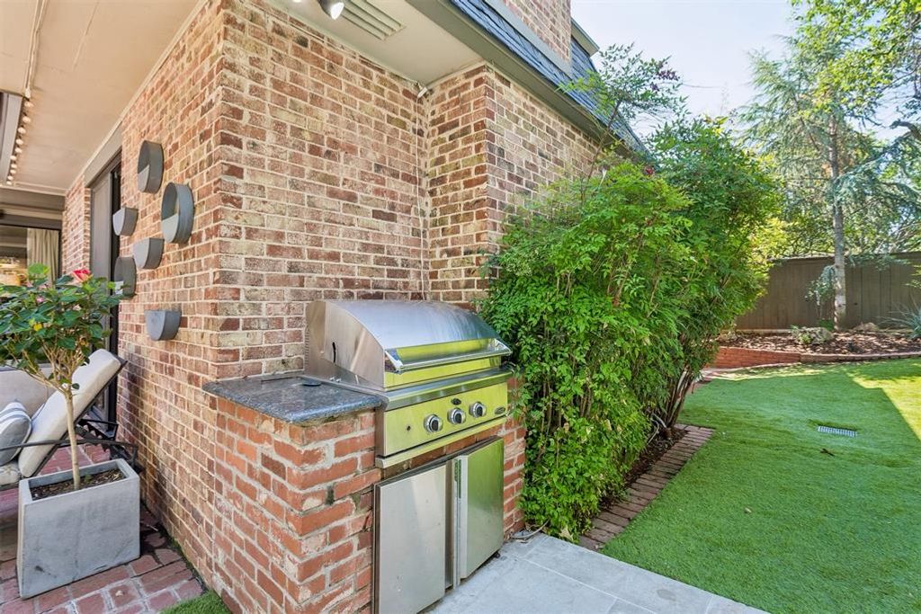 Image 38 of property listing at 6217 Claridge Court, Oklahoma City, OK 73118