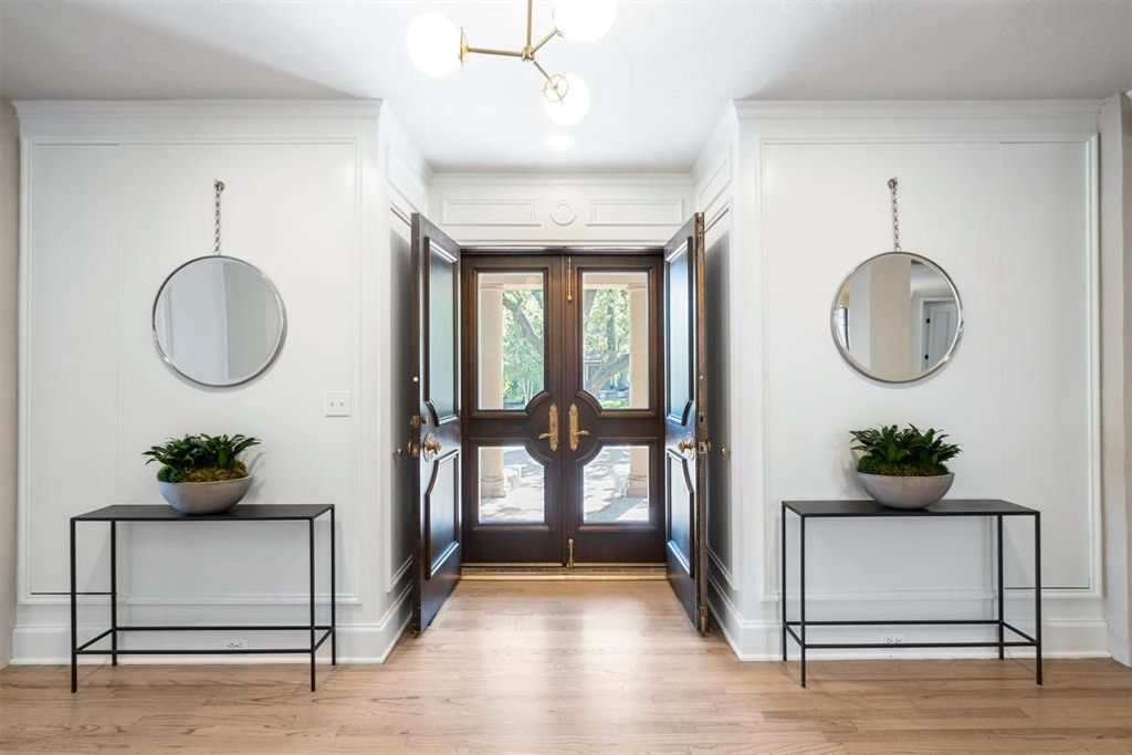 Image 10 of property listing at 6217 Claridge Court, Oklahoma City, OK 73118