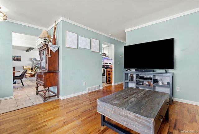 527 Leland Street, Flushing, MI 48433