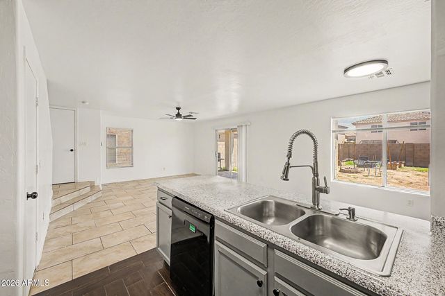 11223 W GLENROSA Avenue, Phoenix, AZ 85037
