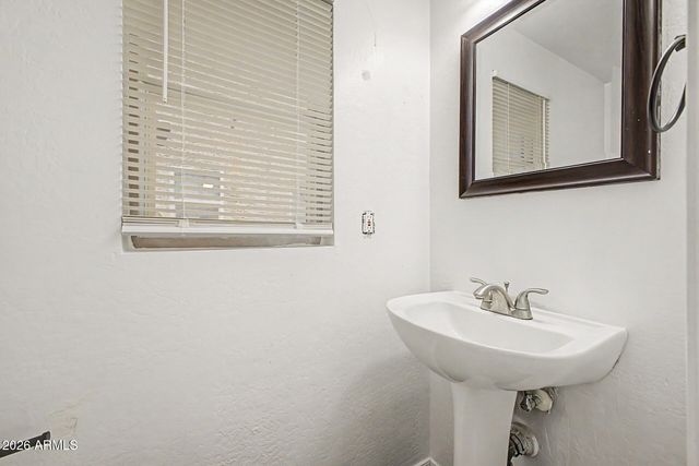 11223 W GLENROSA Avenue, Phoenix, AZ 85037