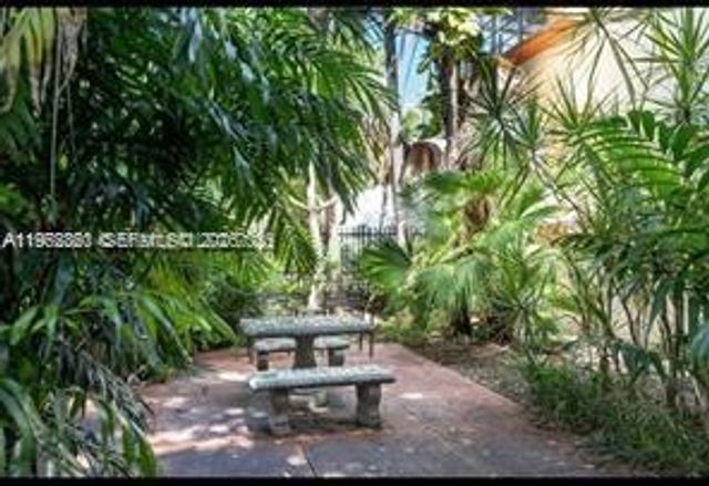 730 12th St 9, Miami Beach, FL 33139