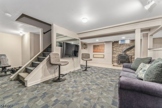 29 Stewartsville Rd, Franklin Twp., NJ 08886