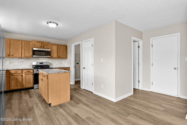 14204 Victory Ridge Dr, Louisville, KY 40245