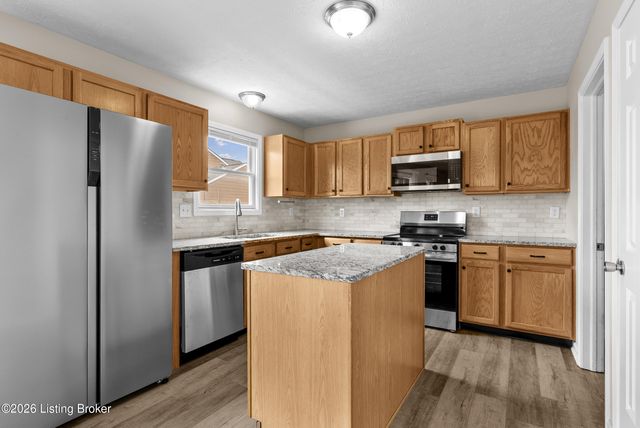 14204 Victory Ridge Dr, Louisville, KY 40245