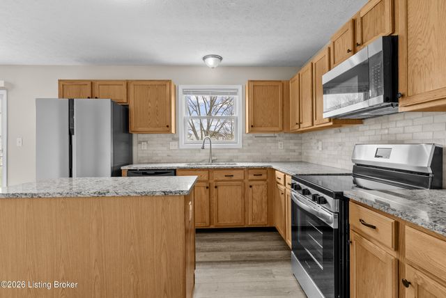 14204 Victory Ridge Dr, Louisville, KY 40245