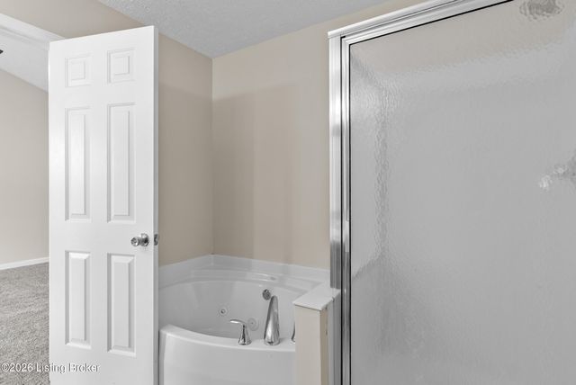 14204 Victory Ridge Dr, Louisville, KY 40245