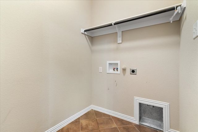 219 Boardwalk Avenue, Waxahachie, TX 75165