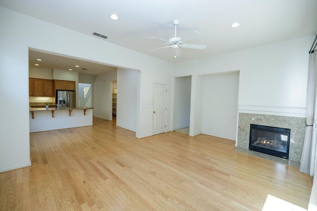 561 Stetson Dr, Oakdale, CA 95361