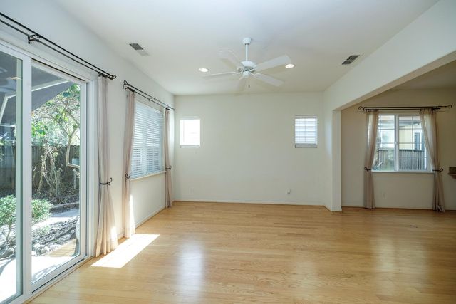 561 Stetson Dr, Oakdale, CA 95361