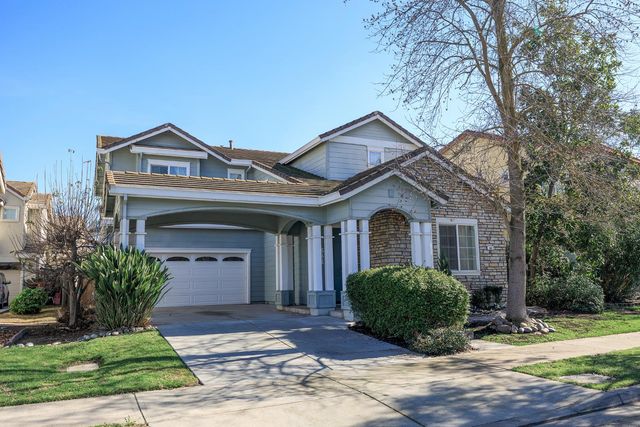 561 Stetson Dr, Oakdale, CA 95361