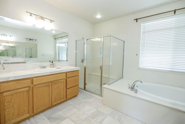 561 Stetson Dr, Oakdale, CA 95361