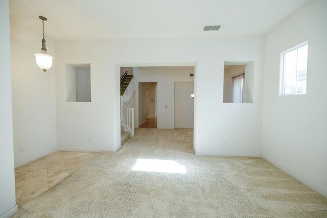 561 Stetson Dr, Oakdale, CA 95361