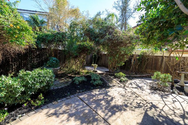 561 Stetson Dr, Oakdale, CA 95361