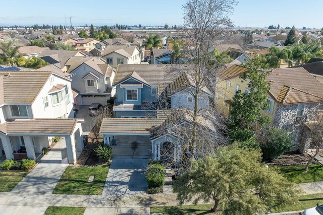 561 Stetson Dr, Oakdale, CA 95361