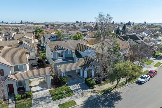 561 Stetson Dr, Oakdale, CA 95361