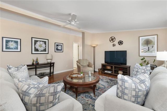 8 King Philip Road, Coventry, RI 02816