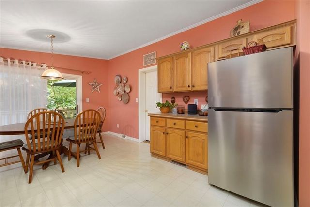 8 King Philip Road, Coventry, RI 02816