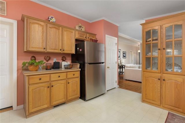 8 King Philip Road, Coventry, RI 02816