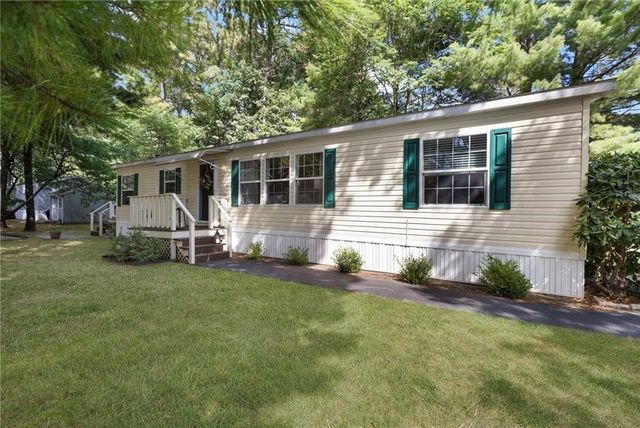 8 King Philip Road, Coventry, RI 02816