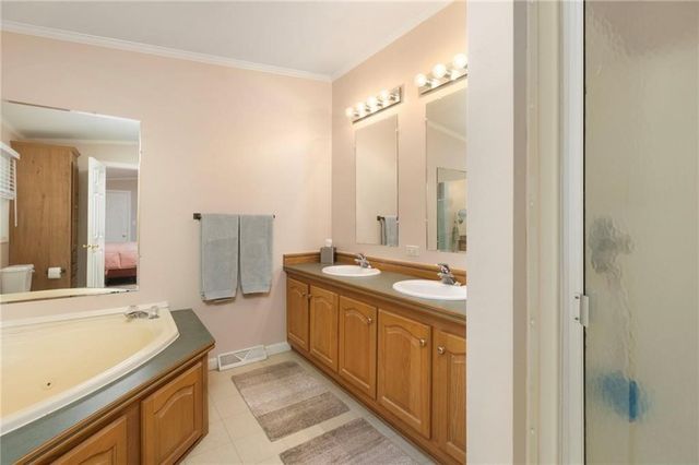 8 King Philip Road, Coventry, RI 02816