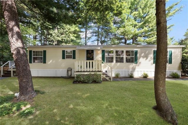 8 King Philip Road, Coventry, RI 02816