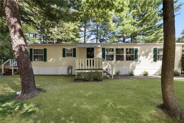 8 King Philip Road, Coventry, RI 02816