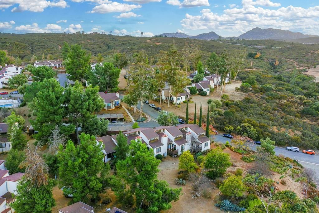 Image 10 of property listing at 15719 Davis Cup Lane, Ramona, CA 92065
