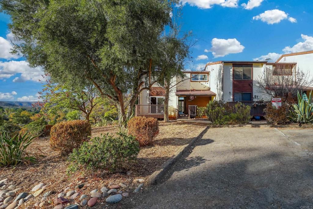 Image 6 of property listing at 15719 Davis Cup Lane, Ramona, CA 92065