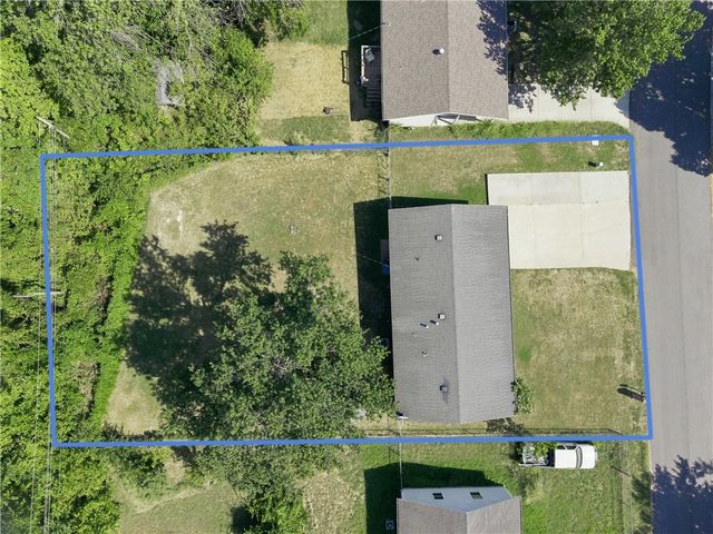 803 4th Avenue, Gravette, AR 72736