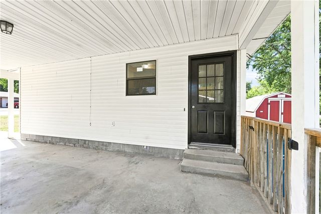 803 4th Avenue, Gravette, AR 72736