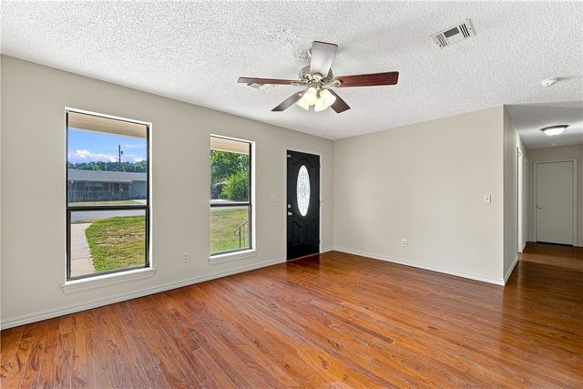 803 4th Avenue, Gravette, AR 72736
