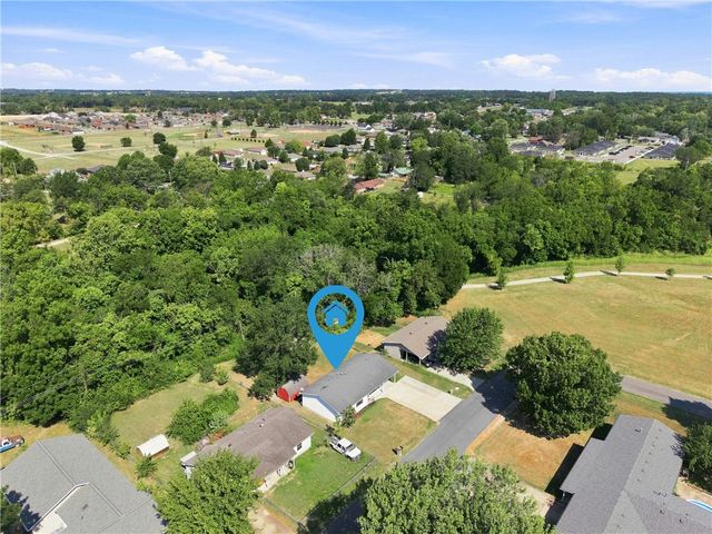 803 4th Avenue, Gravette, AR 72736