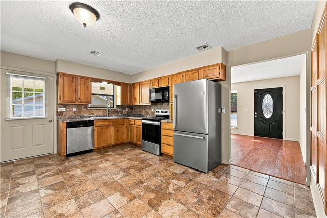 803 4th Avenue, Gravette, AR 72736