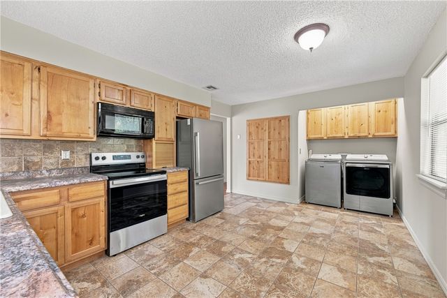 803 4th Avenue, Gravette, AR 72736