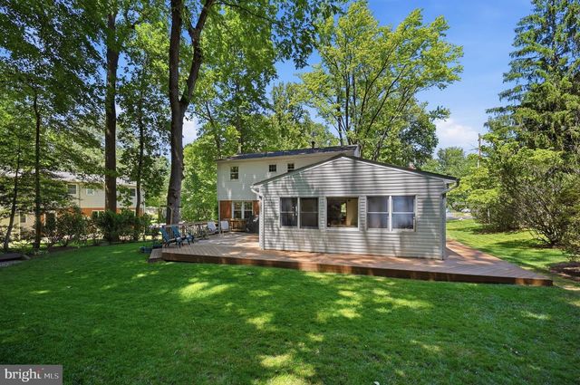 5004 LINETTE LN, Annandale, VA 22003