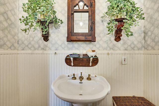 203 Pleasant St, Grass Valley, CA 95945