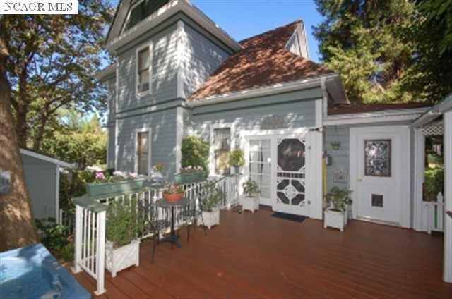 203 Pleasant St, Grass Valley, CA 95945