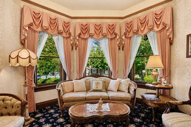203 Pleasant St, Grass Valley, CA 95945