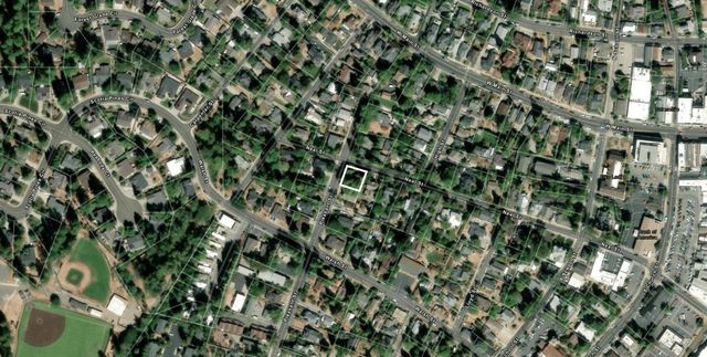 203 Pleasant St, Grass Valley, CA 95945
