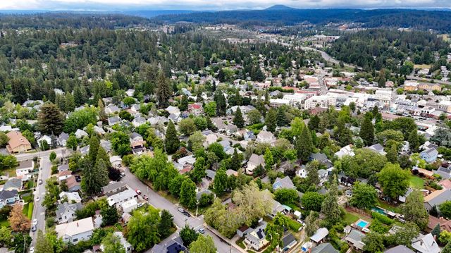203 Pleasant St, Grass Valley, CA 95945