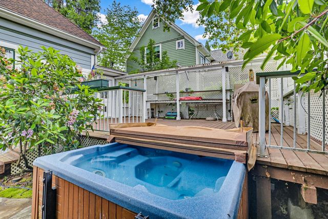 203 Pleasant St, Grass Valley, CA 95945