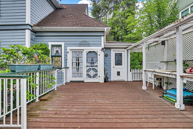 203 Pleasant St, Grass Valley, CA 95945