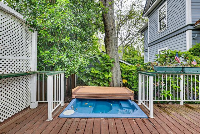 203 Pleasant St, Grass Valley, CA 95945