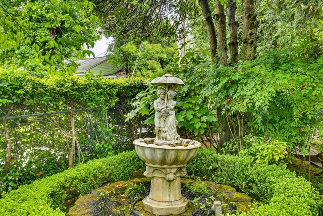 203 Pleasant St, Grass Valley, CA 95945