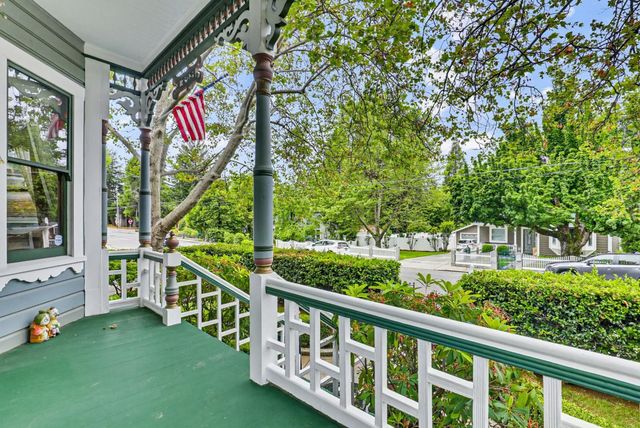 203 Pleasant St, Grass Valley, CA 95945